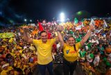 Mateus e Vanessa confirmam candidatura à Prefeitura de Parintins e reúnem 30 mil apoiadores no Planeta Boi