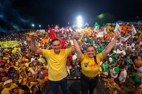 Mateus e Vanessa confirmam candidatura à Prefeitura de Parintins e reúnem 30 mil apoiadores no Planeta Boi