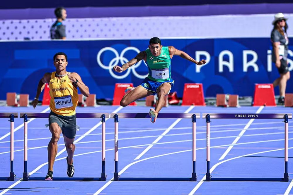 Alison dos Santos e Matheus Lima avançam às semis dos 400m com barreiras em Paris Alison dos Santos e Matheus Lima avançam às semis dos 400m com barreiras em Paris