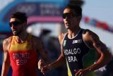Brasil termina em 8º lugar no revezamento misto do triatlo em Paris