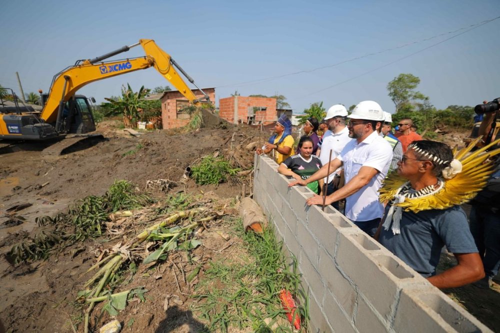Wilson Lima vistoria obras de saneamento do programa Asfalta Amazonas no bairro Tarumã Wilson Lima vistoria obras de saneamento do programa Asfalta Amazonas no bairro Tarumã