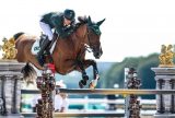Stephan Barcha fica em 5° lugar na prova de saltos do hipismo em Paris