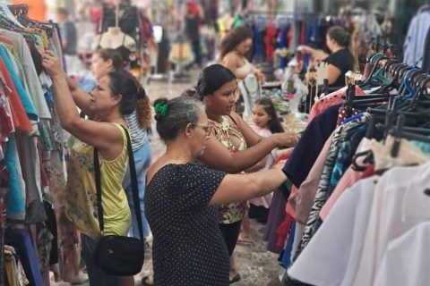 Bazar da Jutaí promove vendas, artesanato e gastronomia na véspera do Dia dos Pais em Manaus