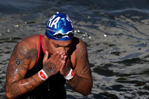 Ana Marcela Cunha termina maratona aquática em 4º lugar nas Olimpíadas de Paris