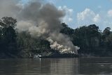 Embarcação da Marinha pega fogo no interior do Amazonas