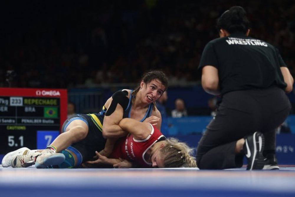 Giullia Penalber coloca Brasil na luta pelo bronze inédito no wrestling em Paris Giullia Penalber coloca Brasil na luta pelo bronze inédito no wrestling em Paris