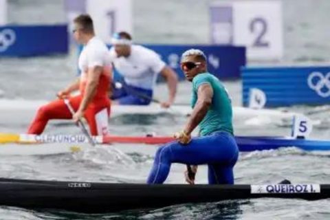 Paris 2024: Isaquias Queiroz garante medalha de prata na canoagem C1 1000m