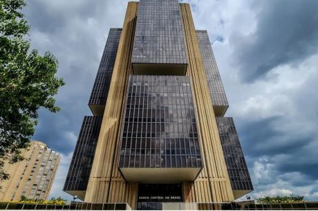 Projeção de inflação no Brasil cai para 4,02% em 2026