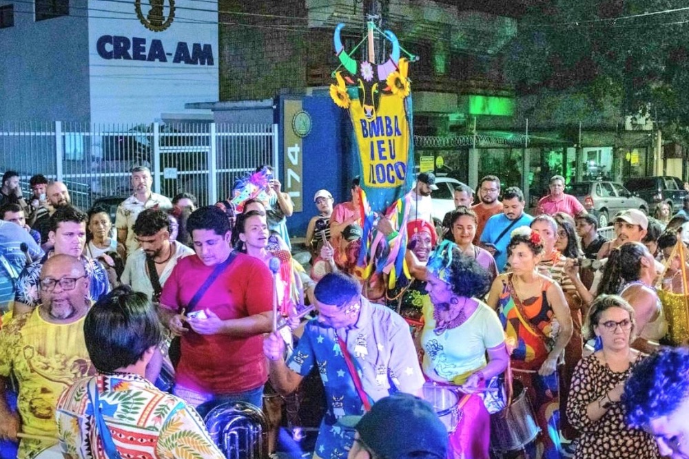 Bumba Meu Bloco leva cortejo carnavalesco ao Largo de S&atilde;o Sebasti&atilde;o nesta quarta (14)