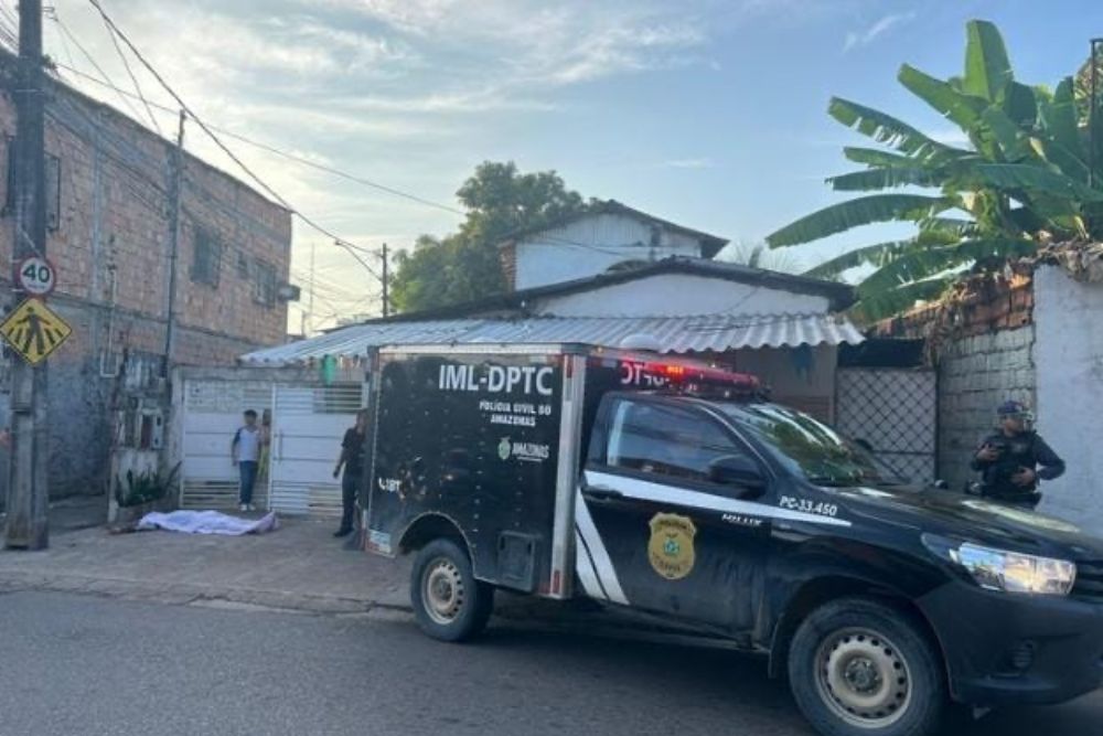 Homem &eacute; executado com mais de 20 tiros no bairro Aleixo