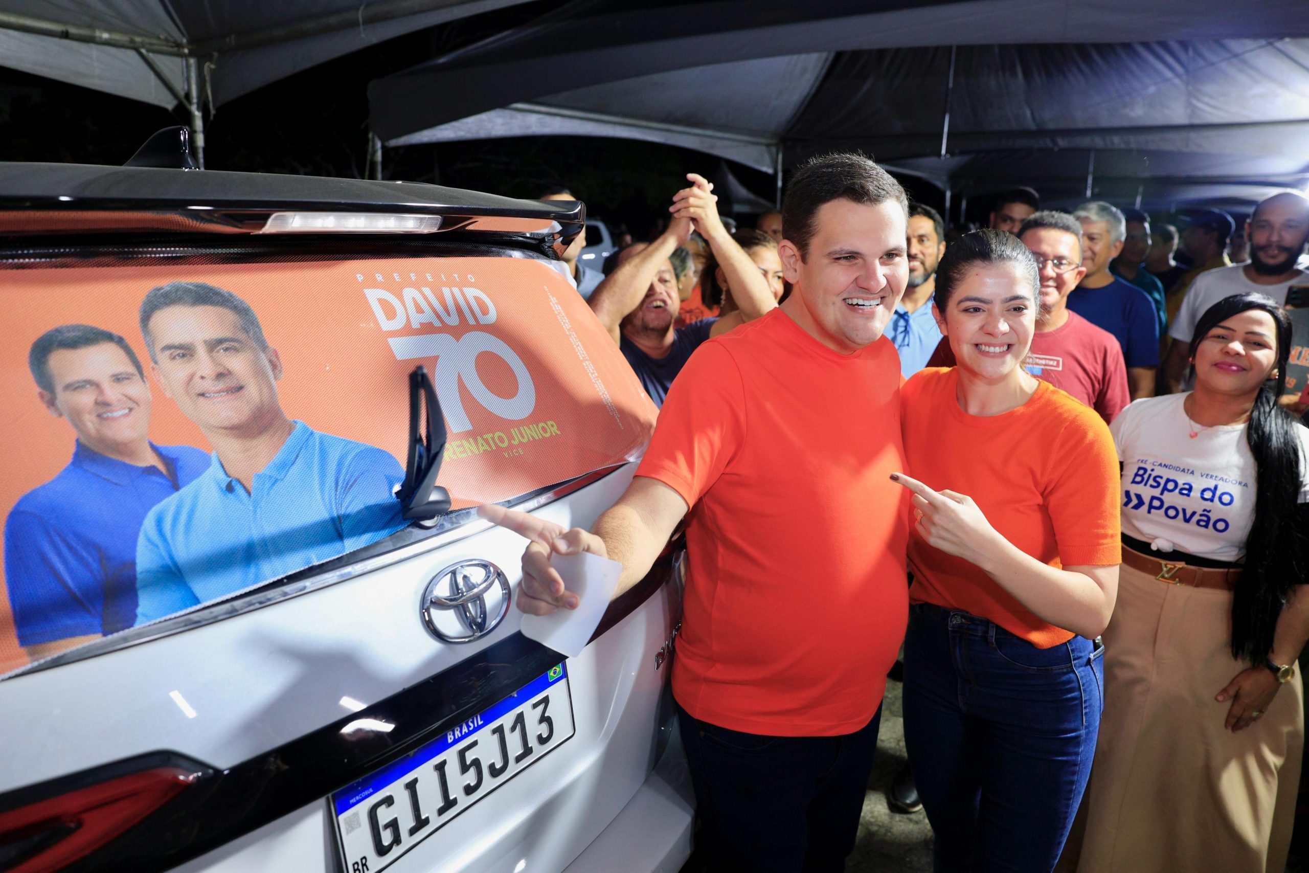 David Almeida e Renato Junior mobilizam multid&atilde;o com &lsquo;adesiva&ccedil;o&rsquo; nas primeiras horas desta sexta