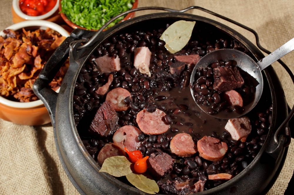 Cachaçaria do Dedé recebe 2ª edição da feijoada em prol da AMA neste sábado (17) Cachaçaria do Dedé recebe 2ª edição da feijoada em prol da AMA neste sábado (17)