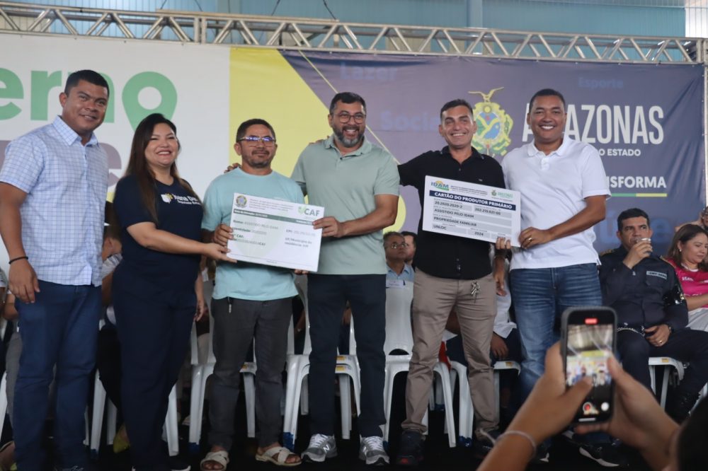 Governo Presente: Idam entrega 32 documentos a produtores rurais de Manaus Governo Presente: Idam entrega 32 documentos a produtores rurais de Manaus