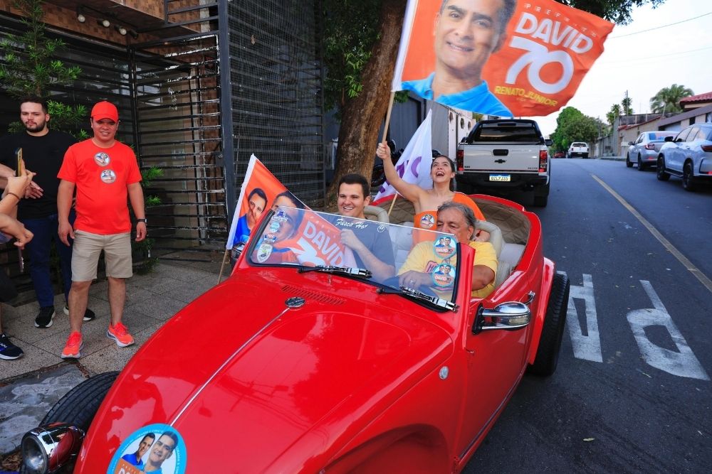 David Almeida re&uacute;ne apoiadores no Adrian&oacute;polis e fecha agenda de adesiva&ccedil;o do fim de semana 