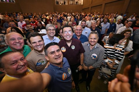 Assembleia de Deus oficializa apoio à reeleição de David Almeida "pela felicidade de Manaus"
