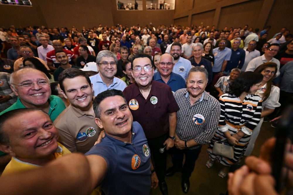 Assembleia de Deus oficializa apoio &agrave; reelei&ccedil;&atilde;o de David Almeida "pela felicidade de Manaus"