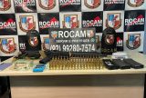 Dupla é presa com fuzil, drogas e munições no bairro Novo Aleixo