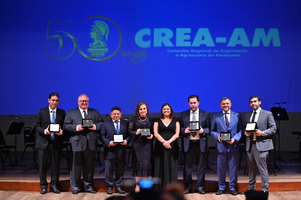 Presidente do TCE-AM é homenageada em cerimônia de 50 anos do Crea-AM Presidente do TCE-AM é homenageada em cerimônia de 50 anos do Crea-AM