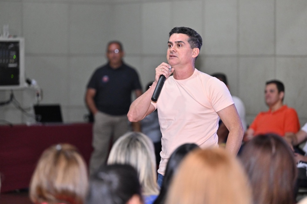 David Almeida reúne mais de 200 candidatos a vereador da Coligação “Avante, Manaus” para alinhamento de estratégias David Almeida reúne mais de 200 candidatos a vereador da Coligação “Avante, Manaus” para alinhamento de estratégias