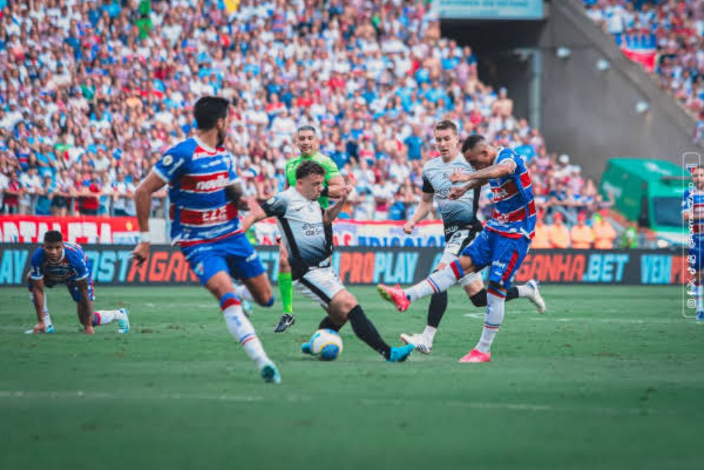 Fortaleza supera Corinthians e assume lideran&ccedil;a do Brasileir&atilde;o