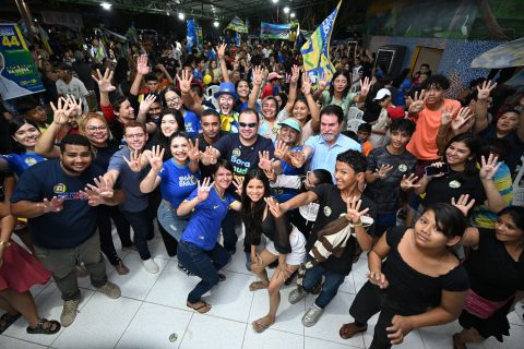 Roberto Cidade debate ampliação de qualificação profissional para jovens, mulheres e pequenos empreendedores com moradores do Tarumã