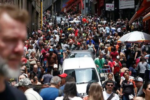 Brasil registra 212,6 milhões de habitantes em julho de 2024, diz IBGE