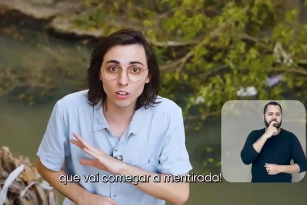 Amom alfineta advers&aacute;rios durante primeiro programa eleitoral: "Vai come&ccedil;ar a mentirada"
