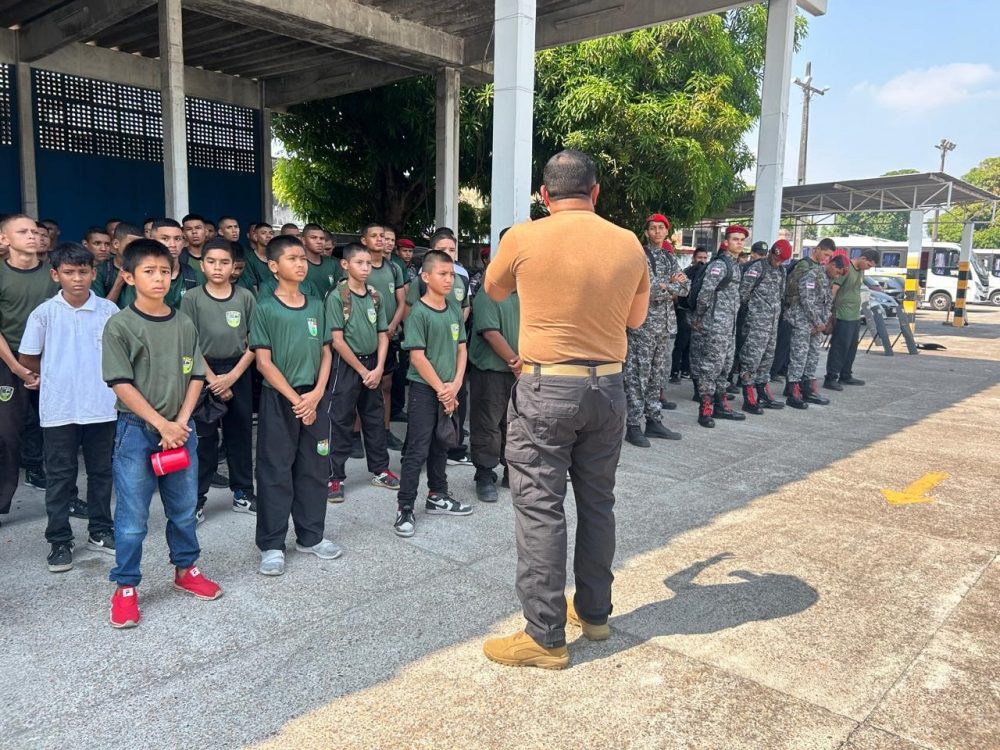 Programa Formando Cidadão da PMAM ajuda alunos a ingressarem no mercado de trabalho Programa Formando Cidadão da PMAM ajuda alunos a ingressarem no mercado de trabalho