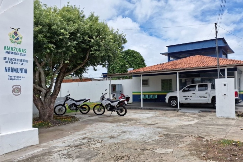 Polícia prende suspeito de invadir residência e abusar da prima no interior do AM Polícia prende suspeito de invadir residência e abusar da prima no interior do AM