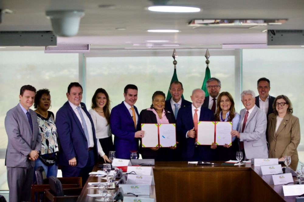 Lula sanciona lei que reconhece Festival de Parintins como Patrimônio Cultural Nacional Lula sanciona lei que reconhece Festival de Parintins como Patrimônio Cultural Nacional