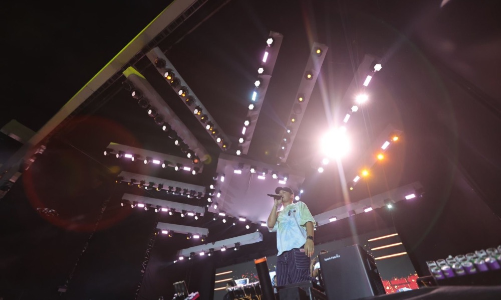 João Gomes agita população com muito forró e piseiro durante apresentação no palco Malcher João Gomes agita população com muito forró e piseiro durante apresentação no palco Malcher