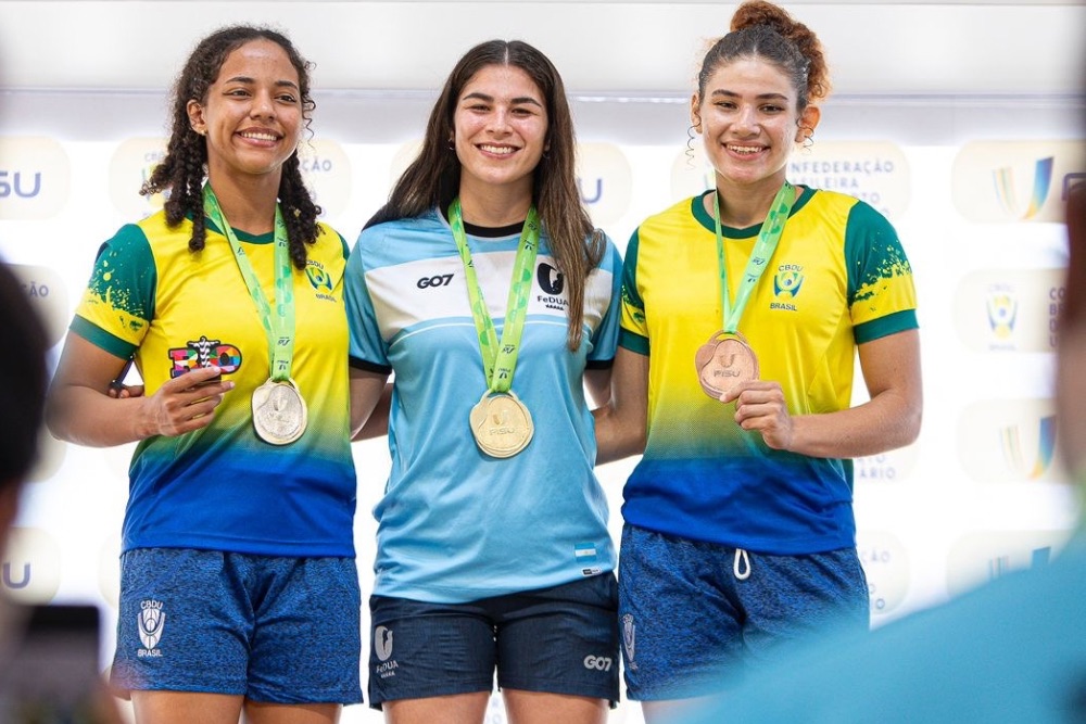 Amazonenses conquistam medalhas de prata e bronze em Campeonato Mundial Universit&aacute;rio de Praia 2024
