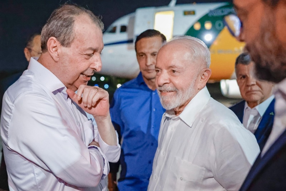 Senador Omar volta a cobrar reconstrução da BR-319 em reunião com Lula e prefeitos do AM Senador Omar volta a cobrar reconstrução da BR-319 em reunião com Lula e prefeitos do AM