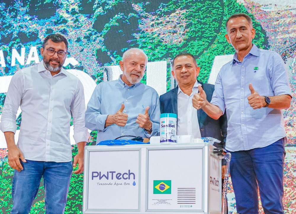 Governo Federal assina termos para pavimentação de trecho da BR-319 e início de dragagem nos rios do Amazonas Governo Federal assina termos para pavimentação de trecho da BR-319 e início de dragagem nos rios do Amazonas