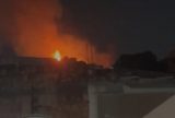 Incêndio de grandes proporções atinge área de mata no bairro da Paz