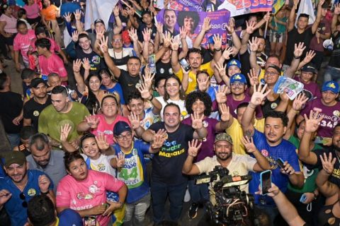 Coligação de Roberto Cidade faz quatro caminhadas simultâneas em bairros de Manaus