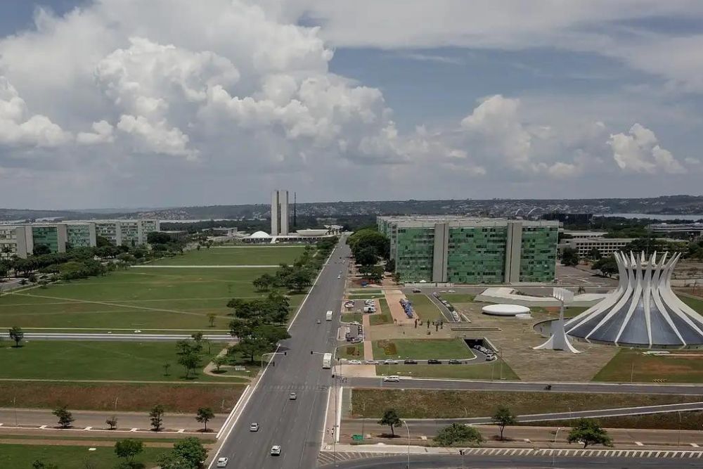 Regime de trabalho de terceirizados em &oacute;rg&atilde;os federais &eacute; flexibilizado