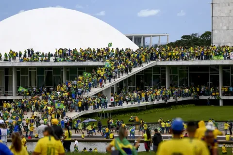 Anistiar crimes contra democracia é inconstitucional, dizem juristas