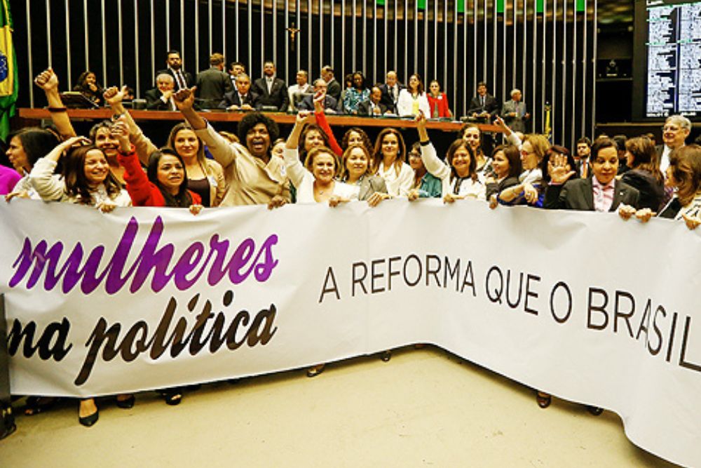 Homens têm 2,5 vezes mais chances de se eleger do que mulheres, revela pesquisa Homens têm 2,5 vezes mais chances de se eleger do que mulheres, revela pesquisa