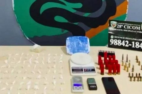 Homens são presos com drogas, armas e munições em dois bairros de Manaus