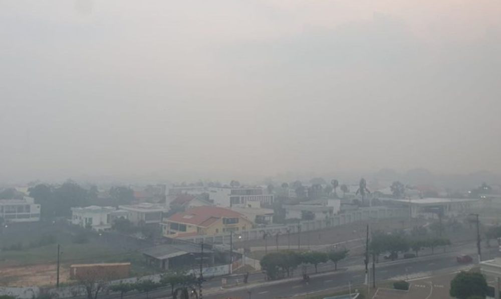Manaus amanhece encoberta por fuma&ccedil;a e qualidade do ar &eacute; considerada p&eacute;sssima nesta quinta (19)