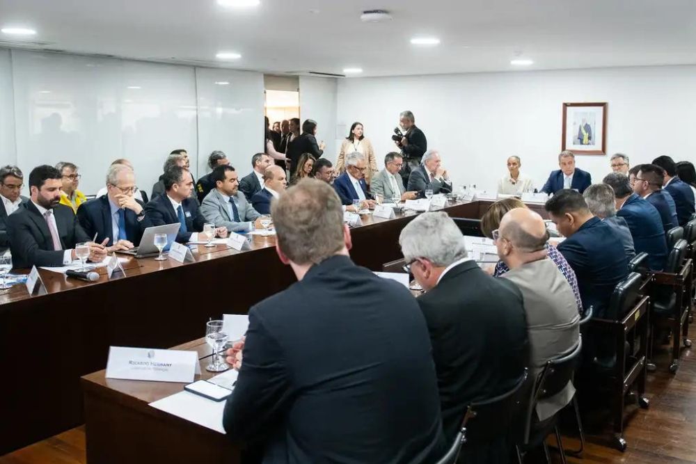 Governadores do Norte e Centro-Oeste pedem punição rigorosa para incêndios criminosos que devastam o País Governadores do Norte e Centro-Oeste pedem punição rigorosa para incêndios criminosos que devastam o País
