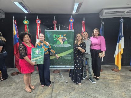 Livro sobre inovações tecnológicas em saúde é lançado no 31º Encontro Nacional da UNA-SUS