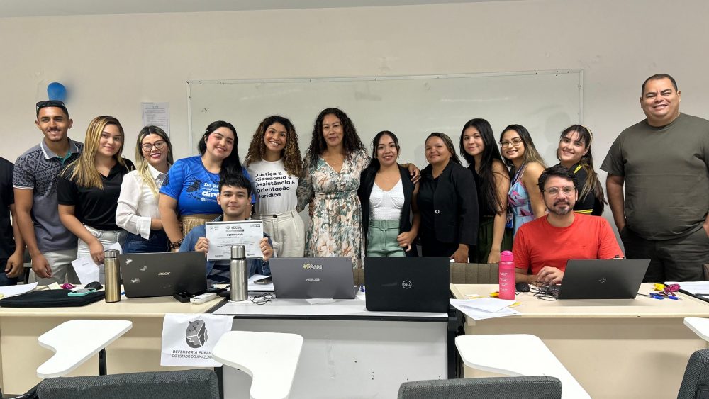DPE-AM realiza atendimento jurídico gratuito durante ação social em Parintins DPE-AM realiza atendimento jurídico gratuito durante ação social em Parintins