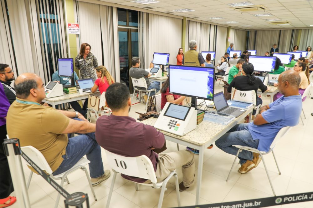 TRE-AM realizará auditoria das urnas no dia das eleições TRE-AM realizará auditoria das urnas no dia das eleições