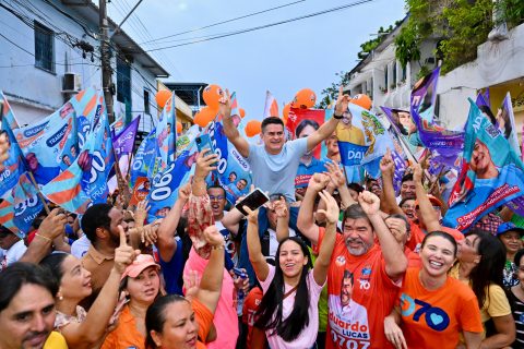 Morro da Liberdade recebe David Almeida com alegria e firma apoio ao candidato à reeleição em Manaus
