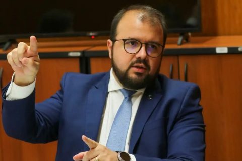 “Aposta é entretenimento, não meio de ganhar dinheiro”, diz secretário