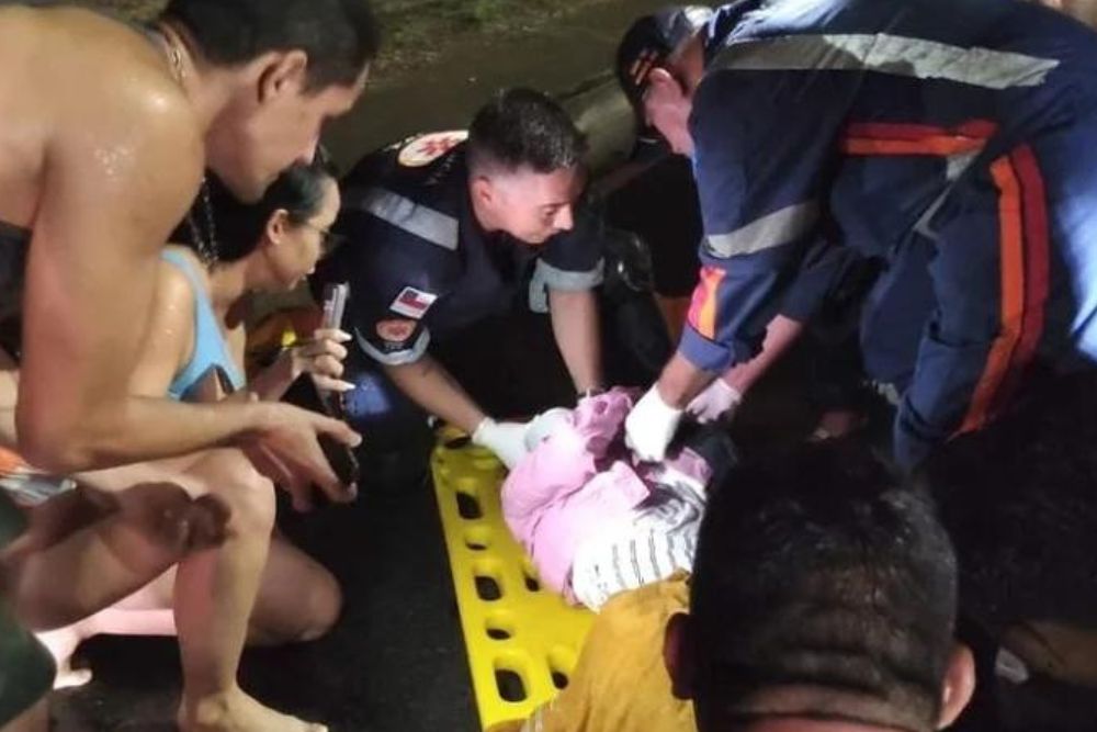 Acidente entre carro e moto deixa passageira de APP ferida no bairro Cidade Nova Acidente entre carro e moto deixa passageira de APP ferida no bairro Cidade Nova
