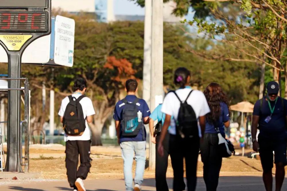 Inmet alerta para onda de calor e baixa umidade ao longo do fim de semana