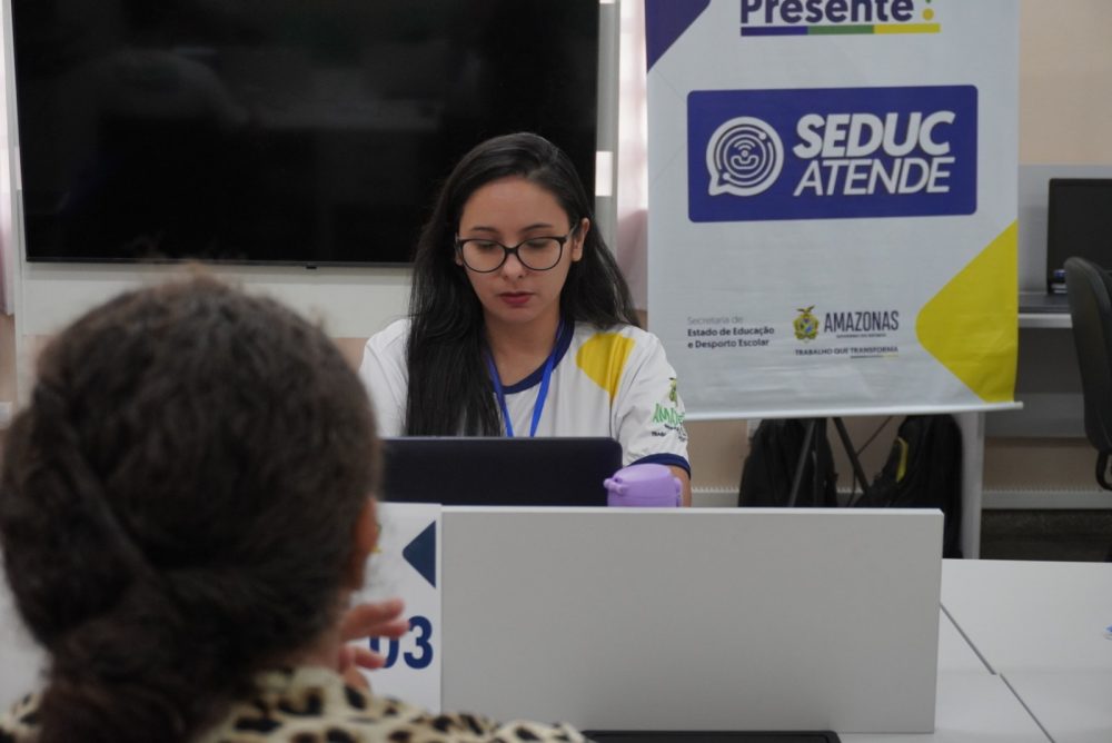 Seduc leva comissões e Provão Eletrônico para 16ª edição do Governo Presente no bairro São José Operário Seduc leva comissões e Provão Eletrônico para 16ª edição do Governo Presente no bairro São José Operário